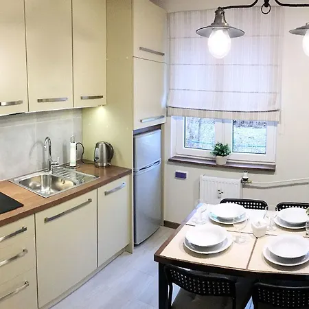 Nina シクラルスカ・ポレンバ